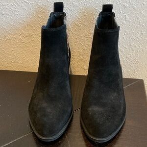 Crown Vintage Black Suede Women’s Boots Size 8.5